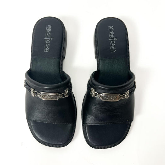 90s minnetonka leather sandals with metal hardware