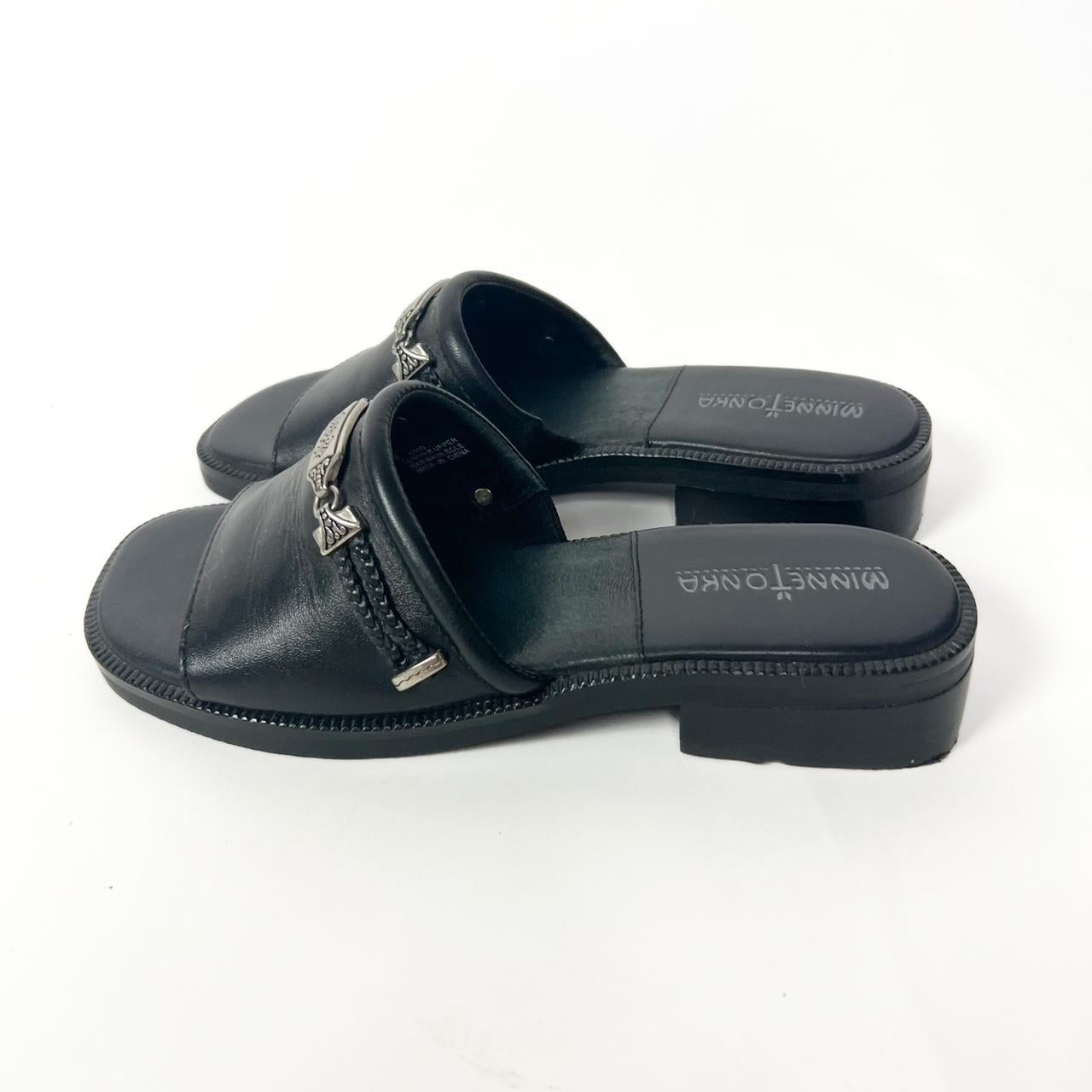 90s minnetonka leather sandals with metal hardware